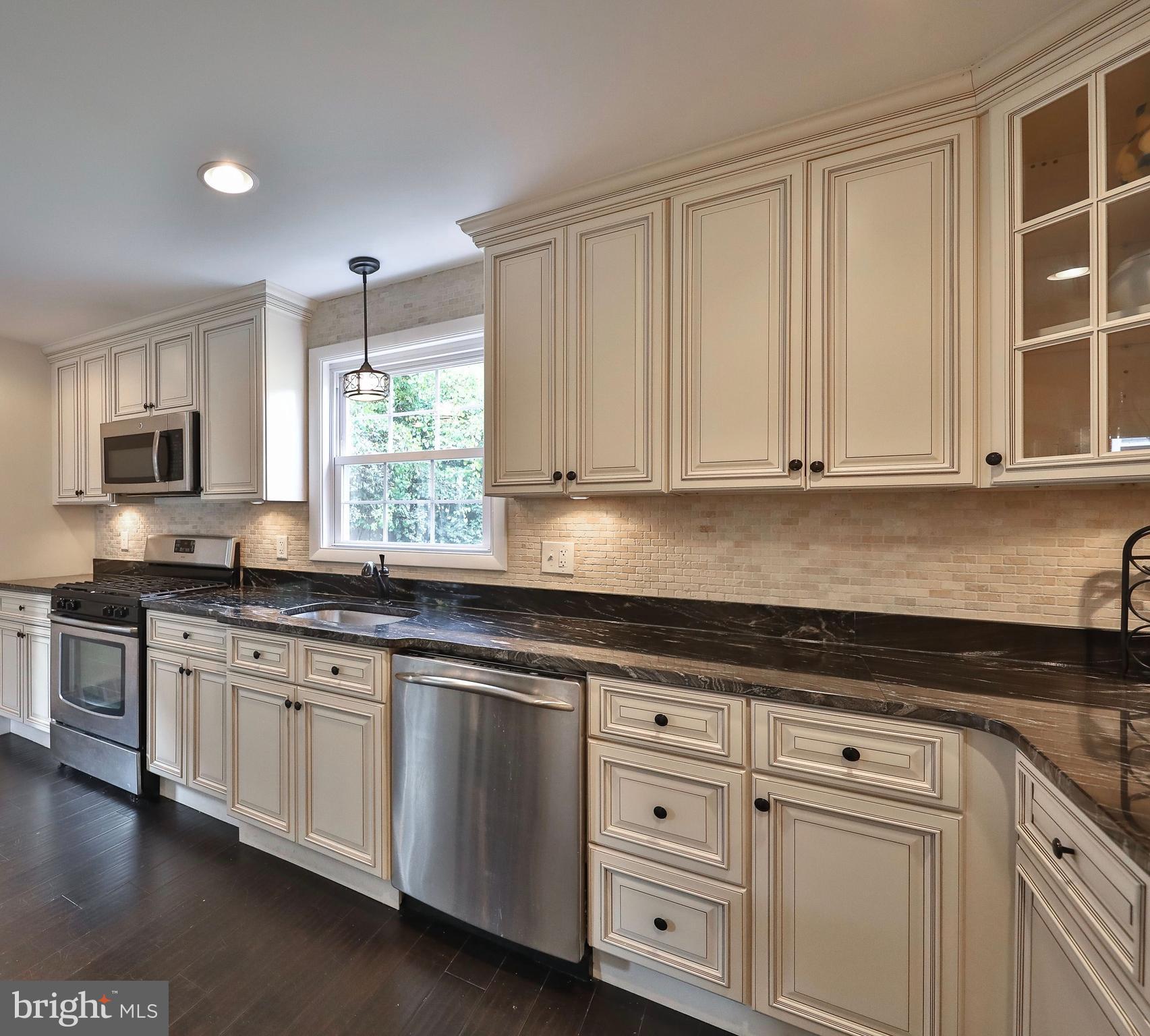 721 Hill Road Philadelphia, PA 19128 - Photo 7 of 17 Gallery Image 7