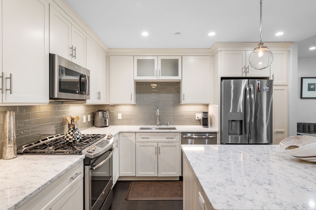 201 Elliott Street, Unit 409 Beverly, MA 01915 - Photo 2 of 36