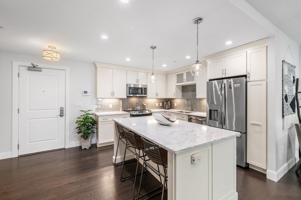 201 Elliott Street, Unit 409 Beverly, MA 01915 - Photo 3 of 36