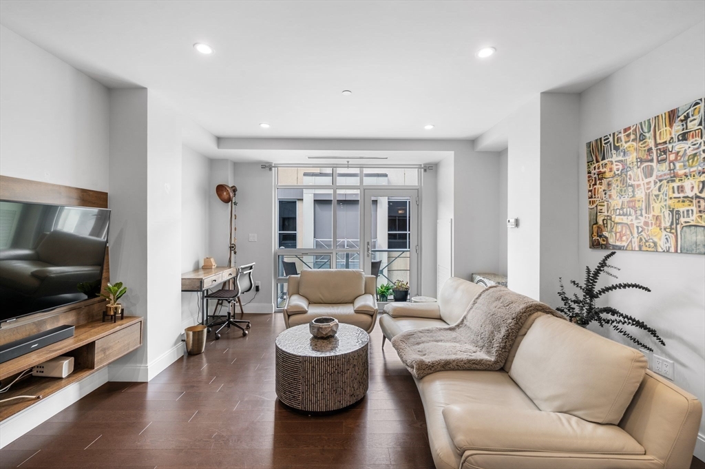 201 Elliott Street, Unit 409 Beverly, MA 01915 - Photo 8 of 36