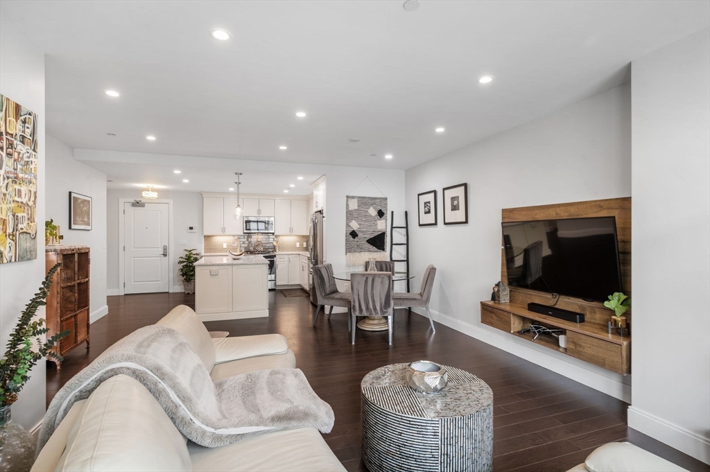 201 Elliott Street, Unit 409 Beverly, MA 01915 - Photo 10 of 36