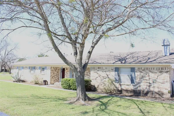 $1,700 | 110 West Vanston Street, Crandall, TX 75114