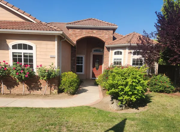 $649,000 | 2684 Armstrong Avenue, Clovis, CA 93611