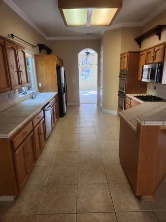 $649,000 | 2684 Armstrong Avenue, Clovis, CA 93611