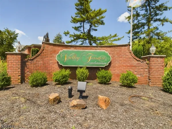 $2,100 | 21 Hinchman Avenue, Unit 1D, Wayne, NJ 07470