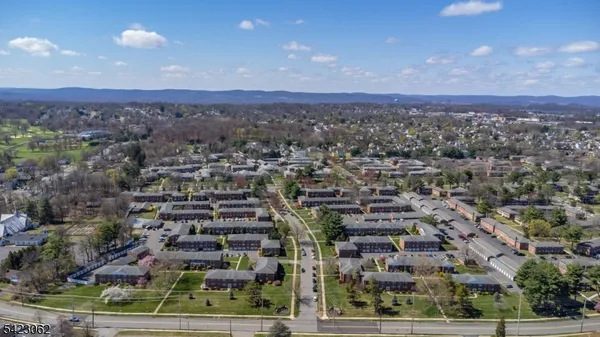 $2,100 | 21 Hinchman Avenue, Unit 1D, Wayne, NJ 07470