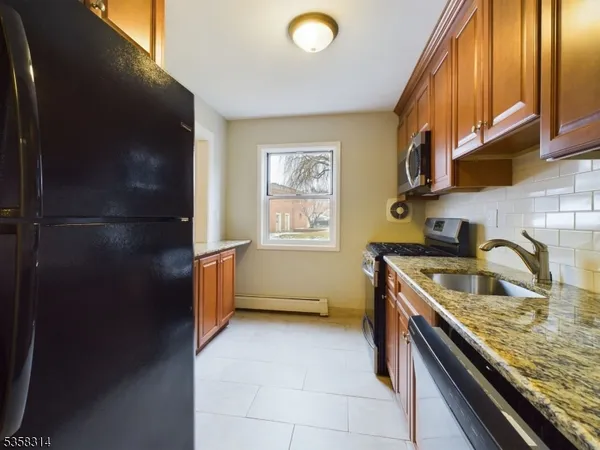 $2,100 | 21 Hinchman Avenue, Unit 1D, Wayne, NJ 07470
