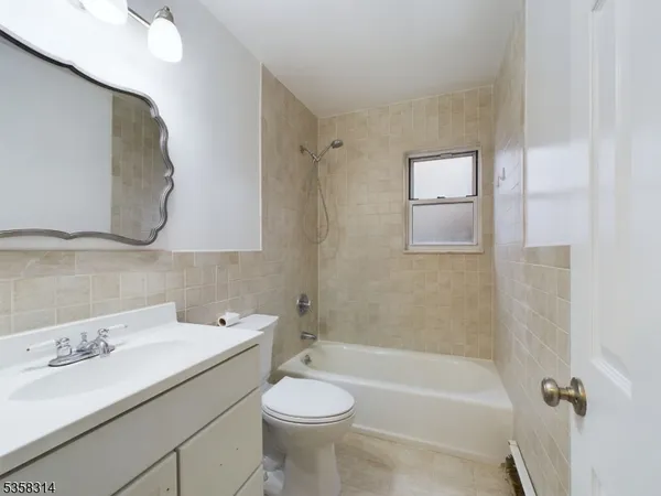 $2,100 | 21 Hinchman Avenue, Unit 1D, Wayne, NJ 07470