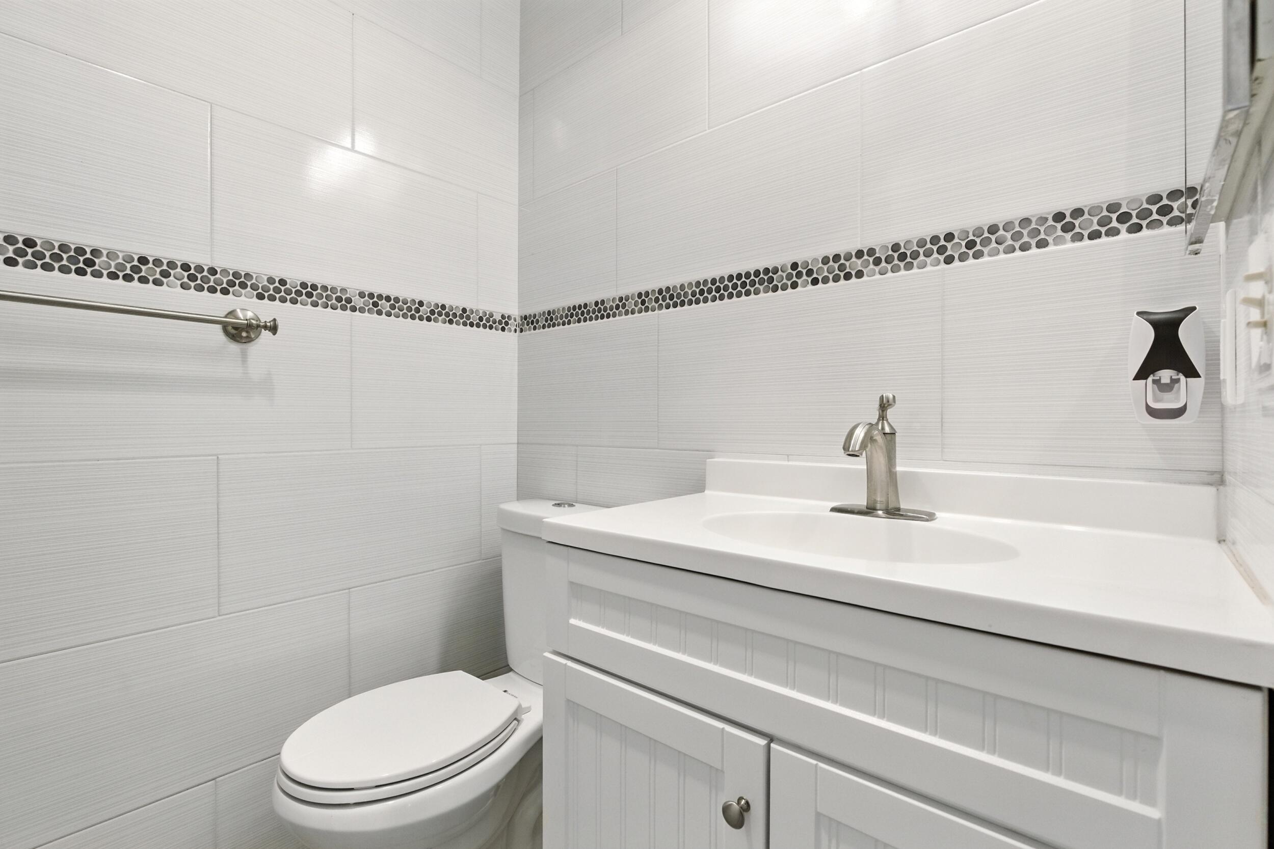 3646 English Road, Unit D Lake Worth, FL 33467 - Photo 17 of 46 img_8284