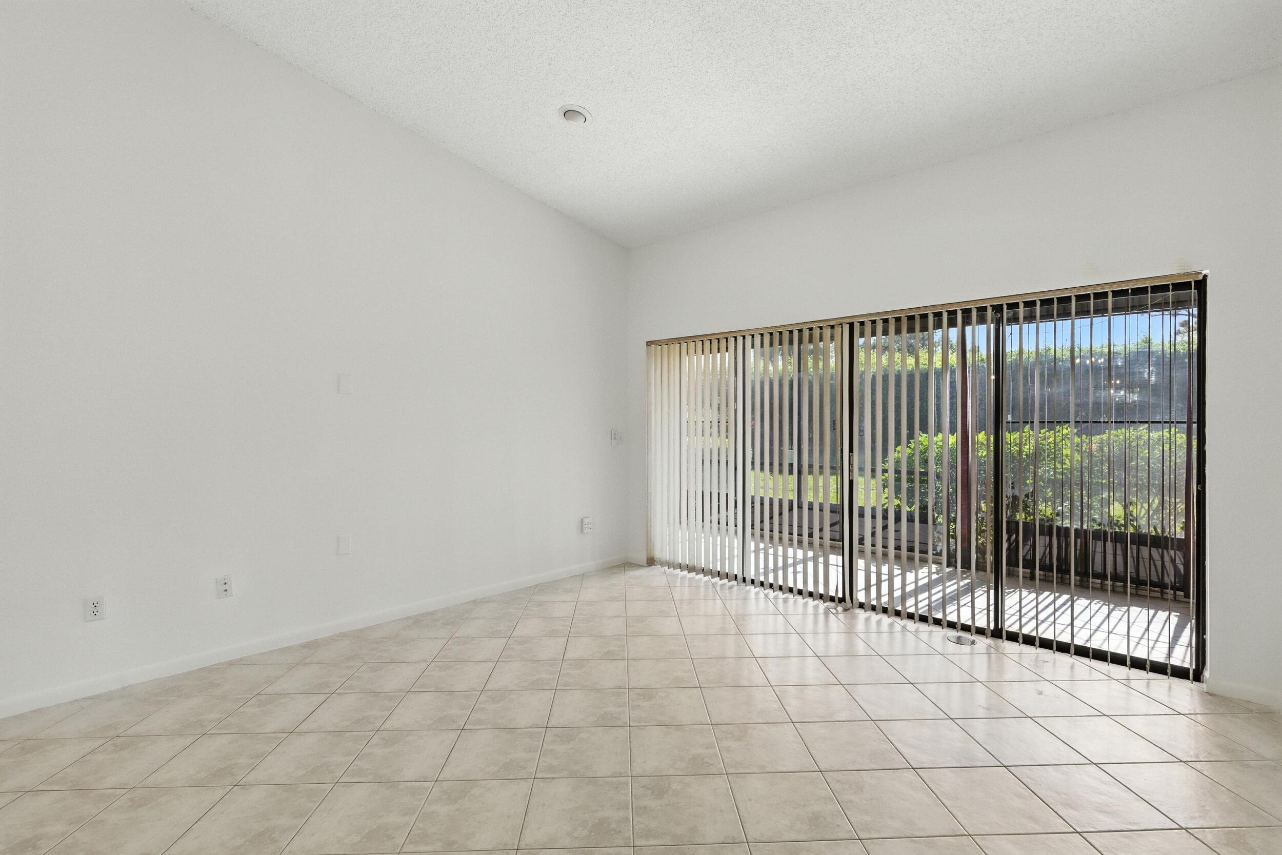 3646 English Road, Unit D Lake Worth, FL 33467 - Photo 25 of 46 img_8309