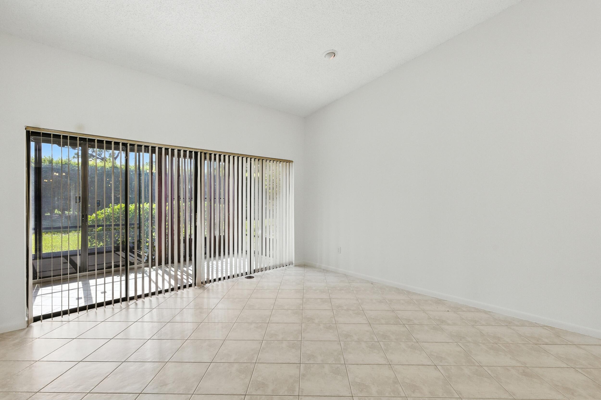 3646 English Road, Unit D Lake Worth, FL 33467 - Photo 27 of 46 img_8314