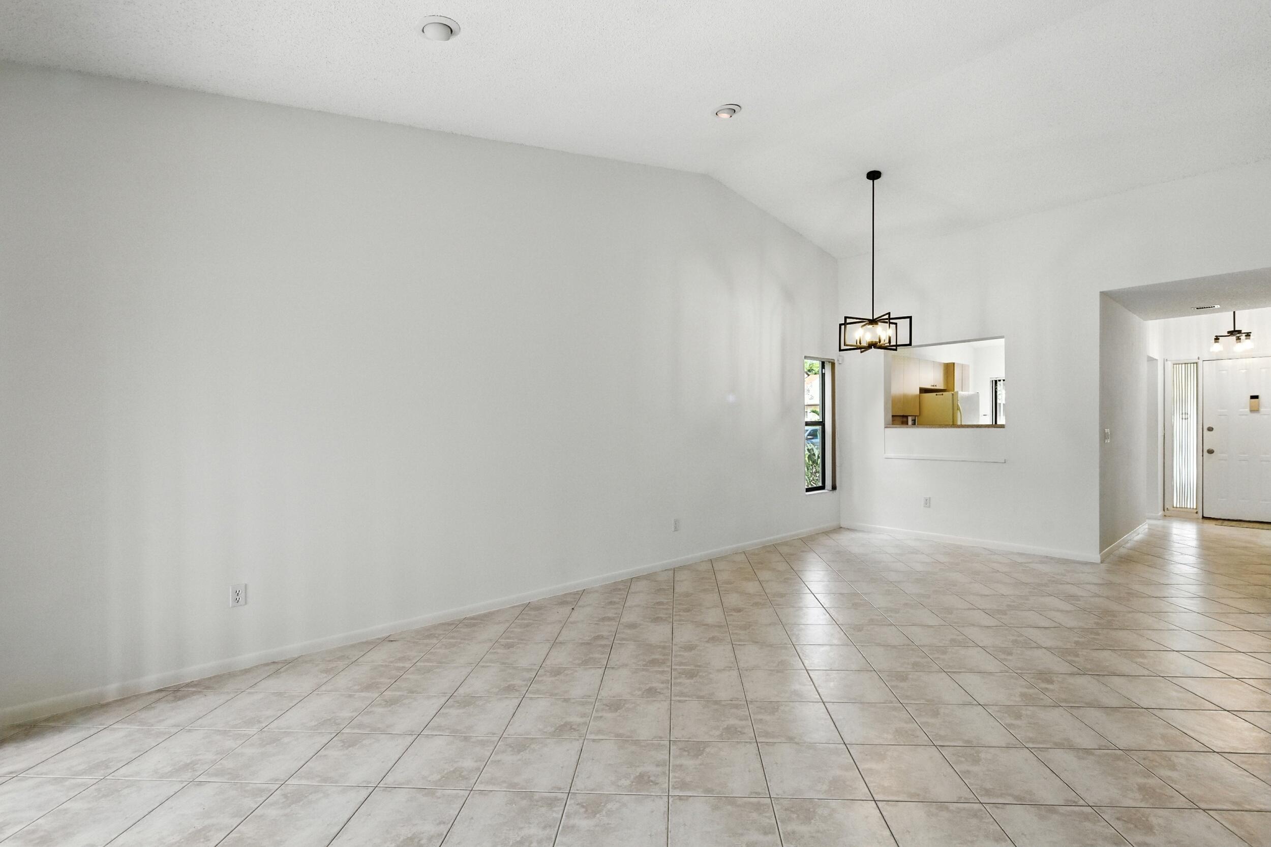 3646 English Road, Unit D Lake Worth, FL 33467 - Photo 29 of 46 img_8319