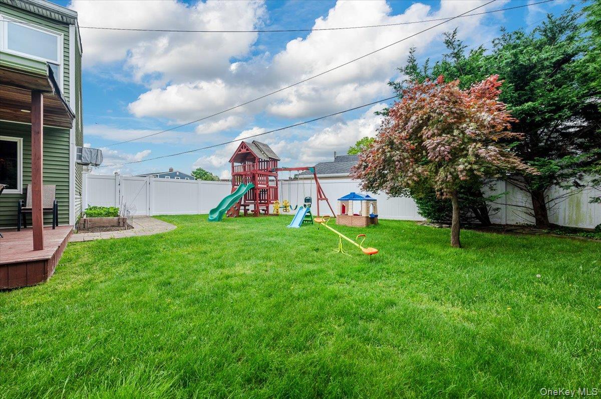 5 Stonecutter Road Levittown, NY 11756 - Photo 13 of 16
