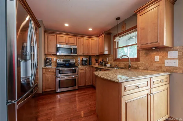 $3,500 | 5 Stonecutter Road, Levittown, NY 11756