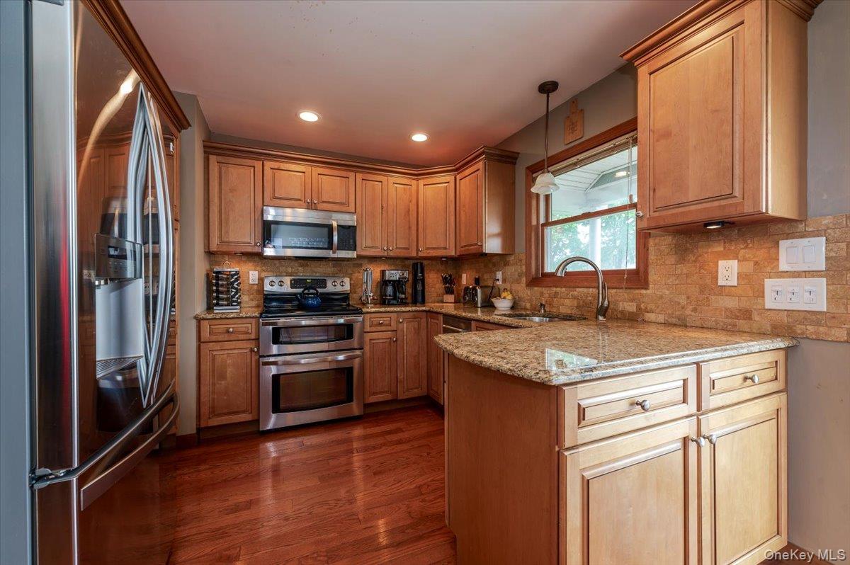 5 Stonecutter Road Levittown, NY 11756 - Photo 3 of 16