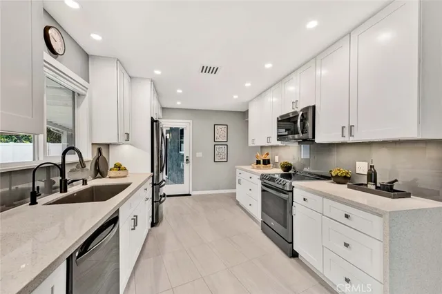 $1,649,000 | 14322 Acacia Drive, Tustin, CA 92780