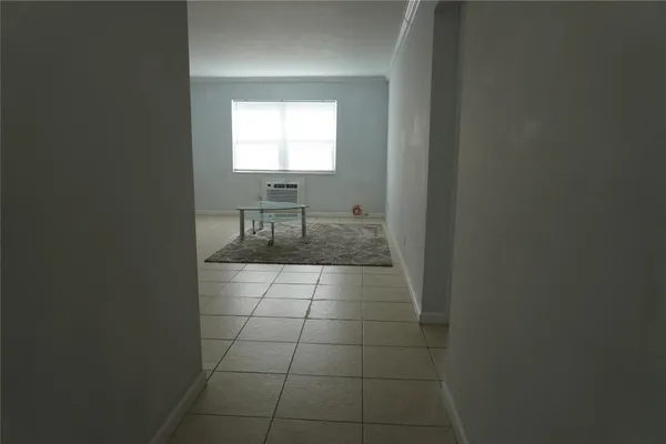 $1,395 | 1050 East Sample Road, Unit 104, Pompano Beach, FL 33064