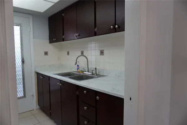 $1,395 | 1050 East Sample Road, Unit 104, Pompano Beach, FL 33064