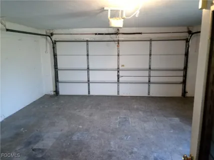 $300,000 | 1405 Southeast 34th Terrace, Cape Coral, FL 33904