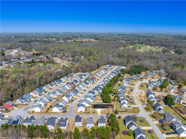 $279,000 | 105 Ledgewood Way, Easley, SC 29642