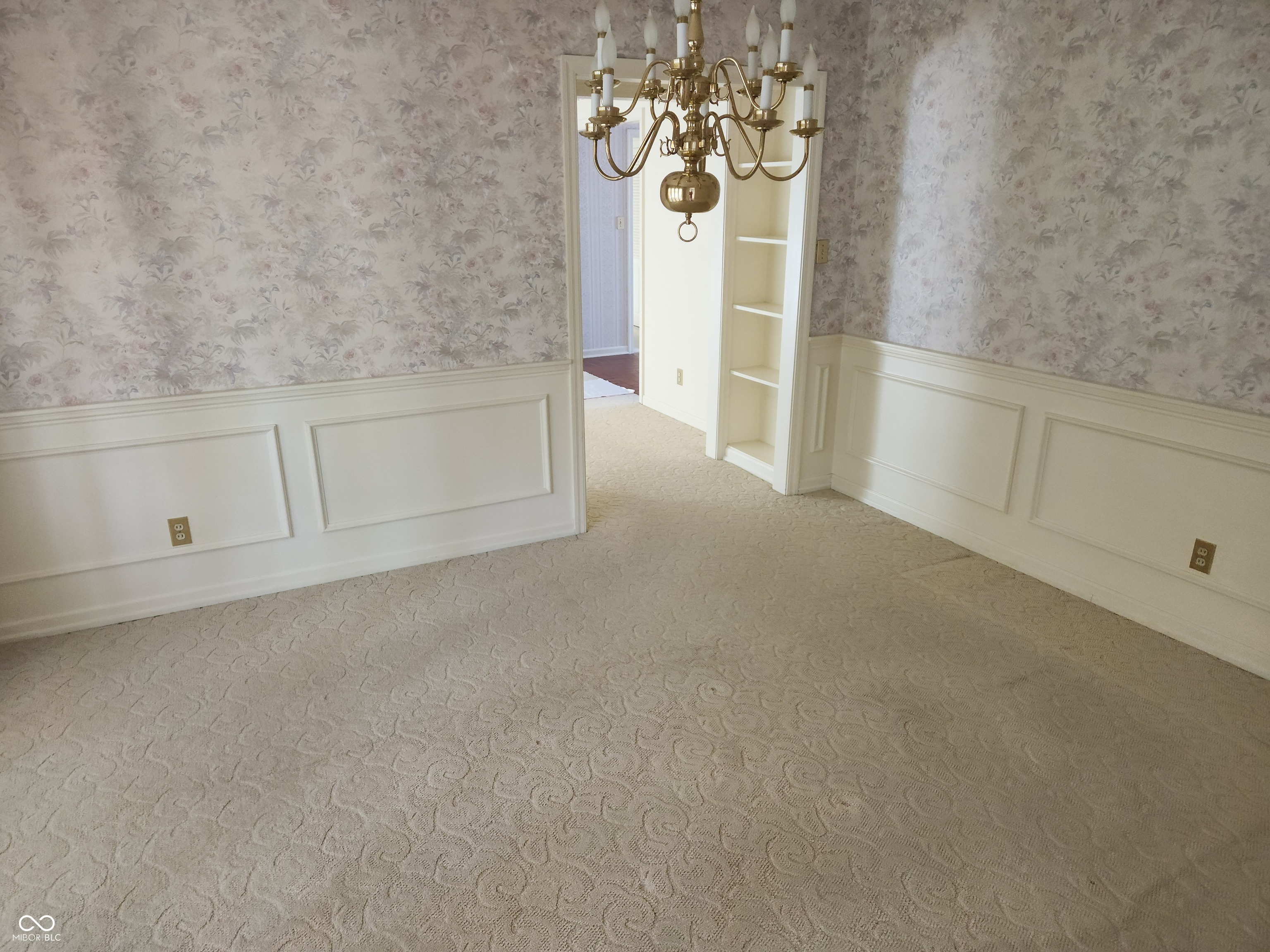 7039 Lantern Road Indianapolis, IN 46256 - Photo 8 of 59 Gallery Image 8