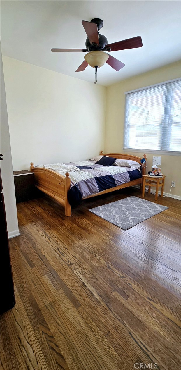 6455 Amigo Avenue Reseda, CA 91335 - Photo 4 of 18 Main Bedroom