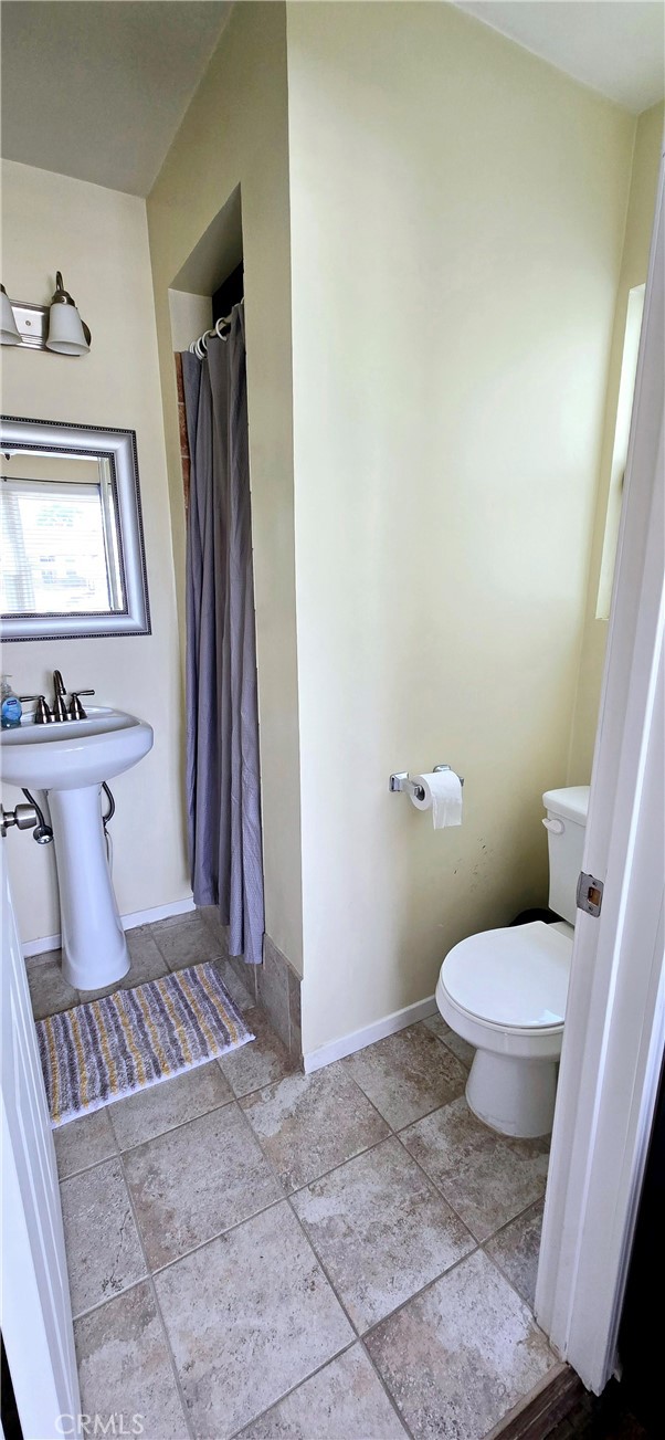 6455 Amigo Avenue Reseda, CA 91335 - Photo 7 of 18 2nd bathroom attached to Den