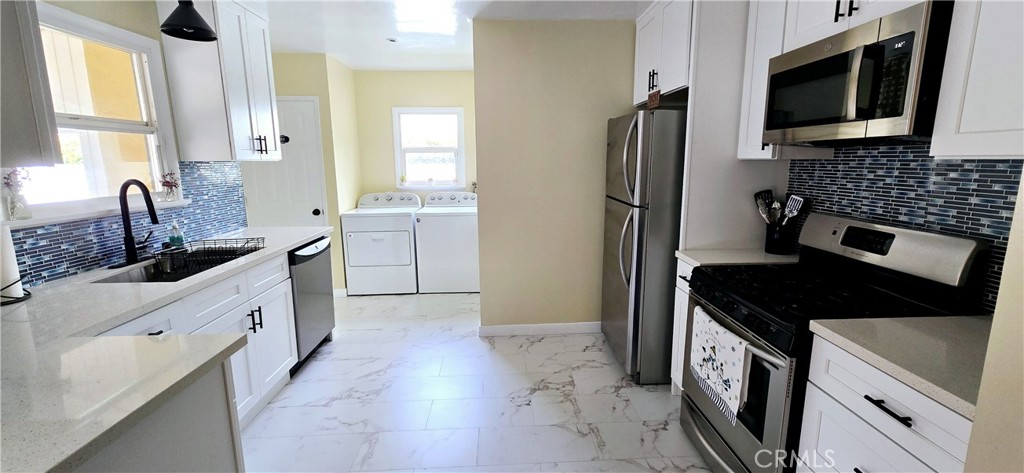 6455 Amigo Avenue Reseda, CA 91335 - Photo 10 of 18 Kitchen