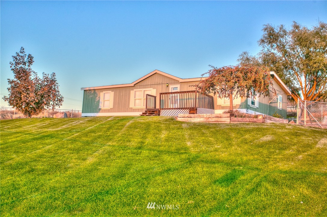 8927 Rd K Northeast Moses Lake, WA 98837 - Photo 1 of 25 Gallery Image 1