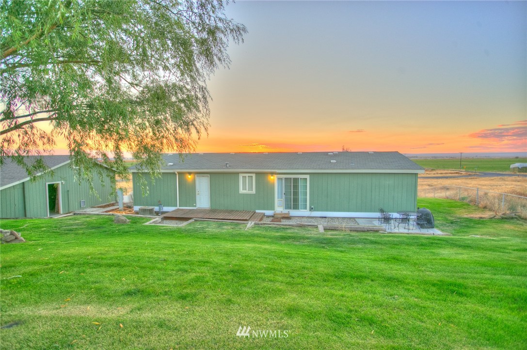 8927 Rd K Northeast Moses Lake, WA 98837 - Photo 2 of 25 Gallery Image 2