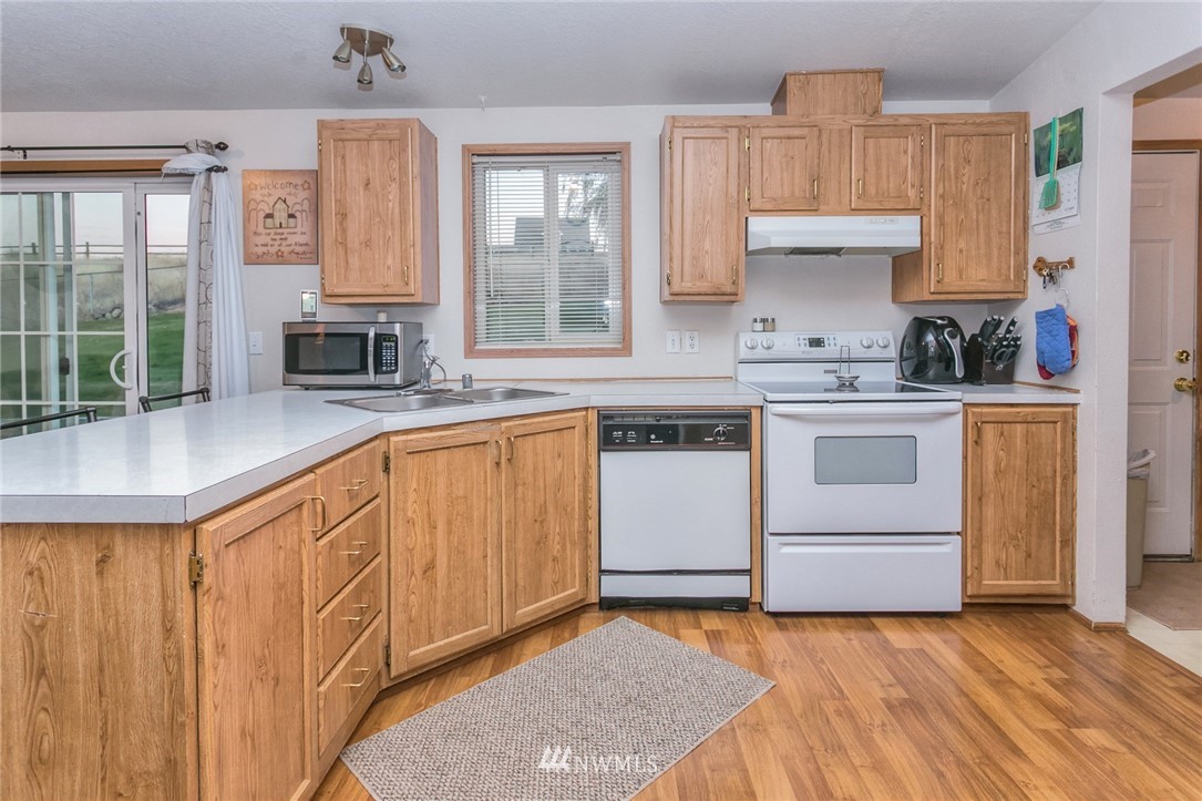 8927 Rd K Northeast Moses Lake, WA 98837 - Photo 16 of 25 Gallery Image 16