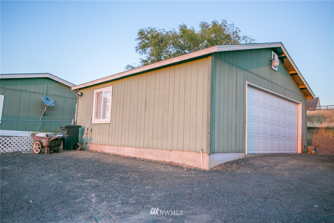 8927 Rd K Northeast Moses Lake, WA 98837 - Photo 8 of 25 Gallery Image 8