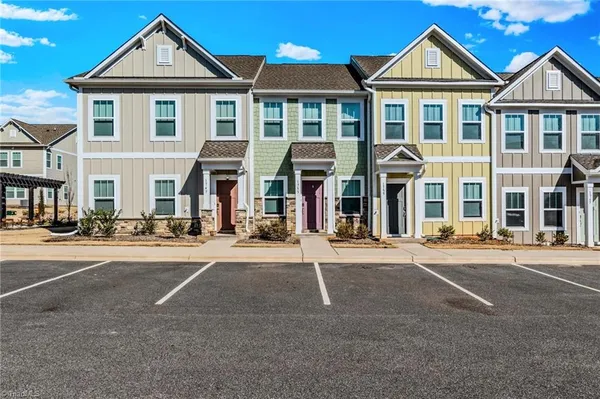 $259,900 | 1753 Granby Hts Drive, Winston-Salem, NC 27103