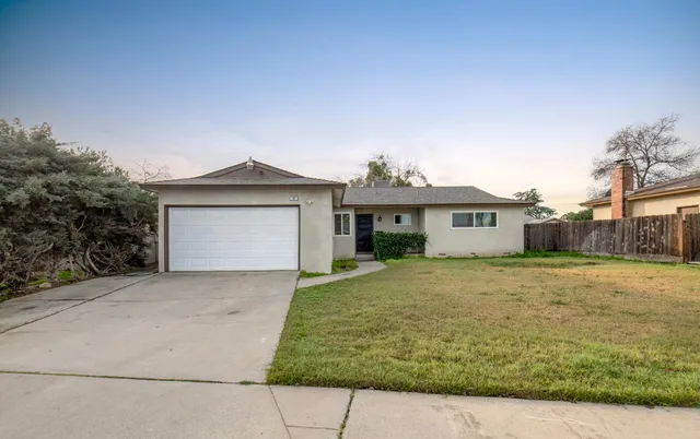$385,000 | 30 West Holland Avenue, Clovis, CA 93612