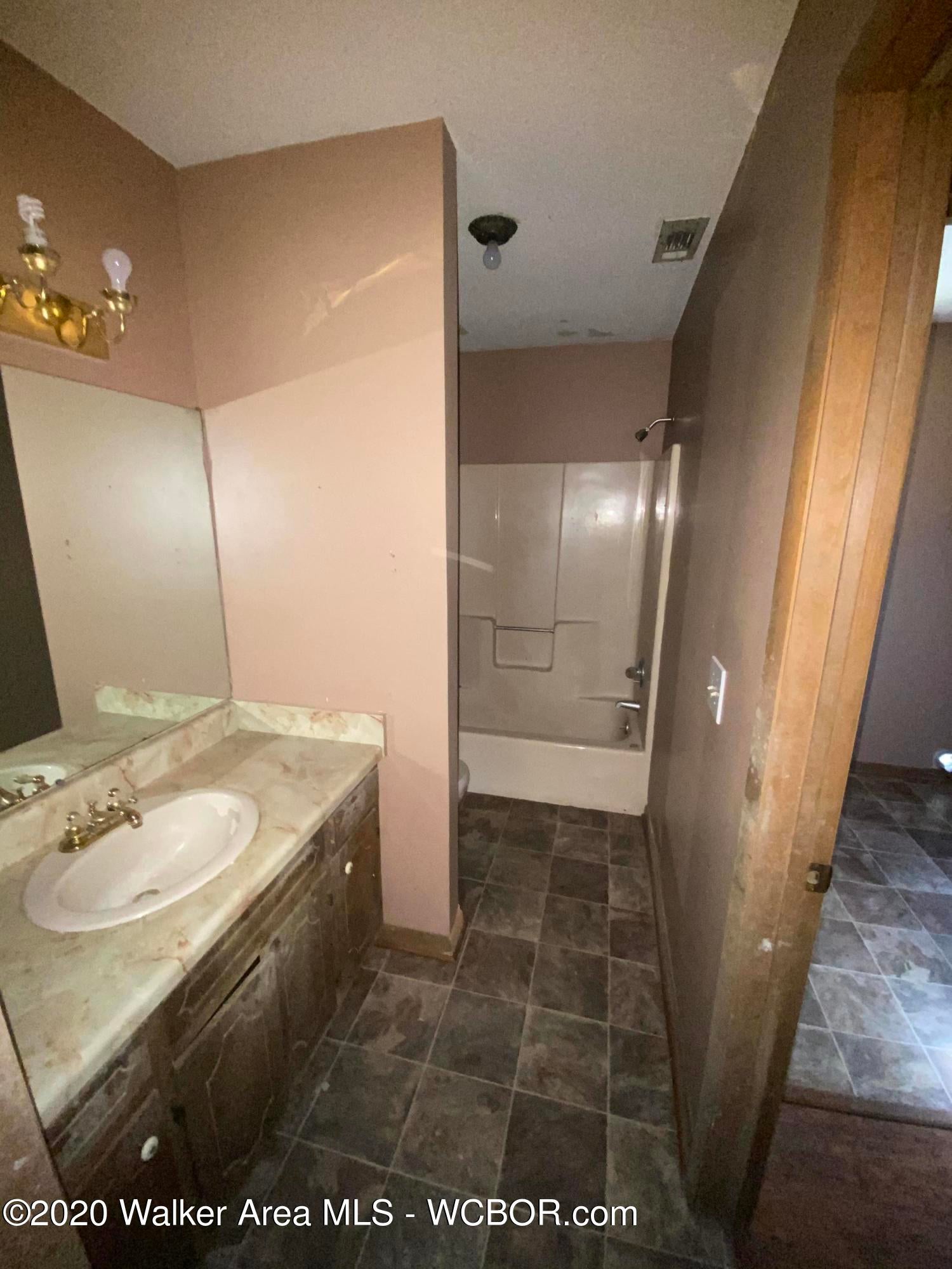 1136 Arkadelphia Road Jasper, AL 35504 - Photo 7 of 8 Gallery Image 7