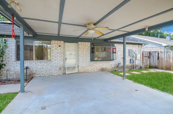 $1,975 | 3722 Brier Gardens Drive, Houston, TX 77082