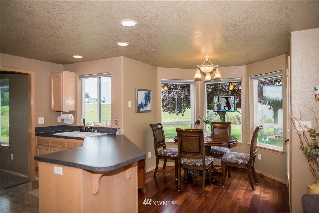 255 Grasseth Poston Road Longview, WA 98632 - Photo 8 of 36 Gallery Image 8