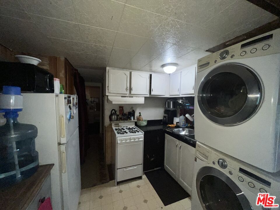 1422 Rosecrans Avenue, Unit 15 Compton, CA 90221 - Photo 5 of 11