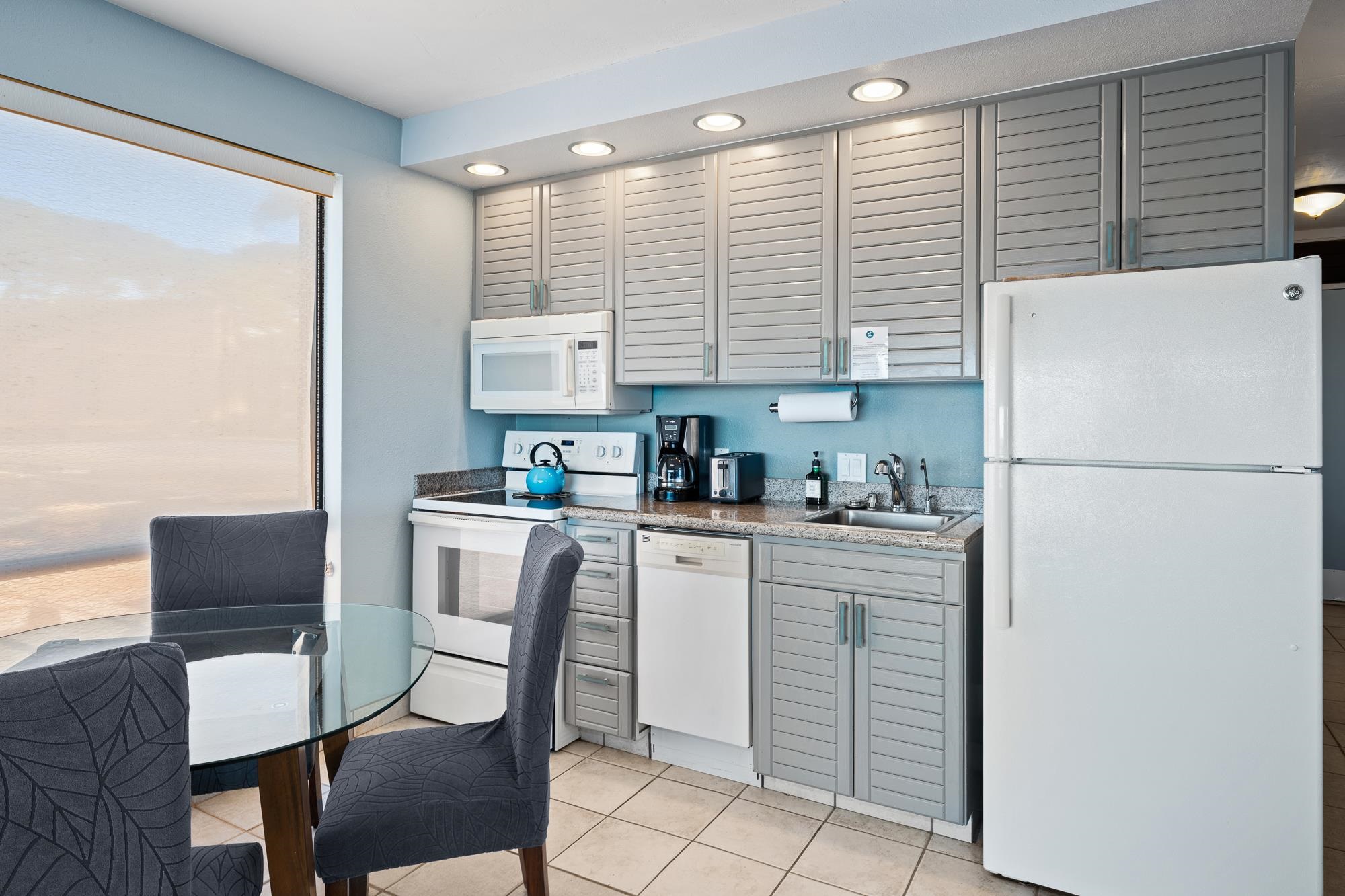 3959 Lower Honoapiilani Road, Unit 417 Lahaina, HI 96761 - Photo 15 of 37 Gallery Image 15