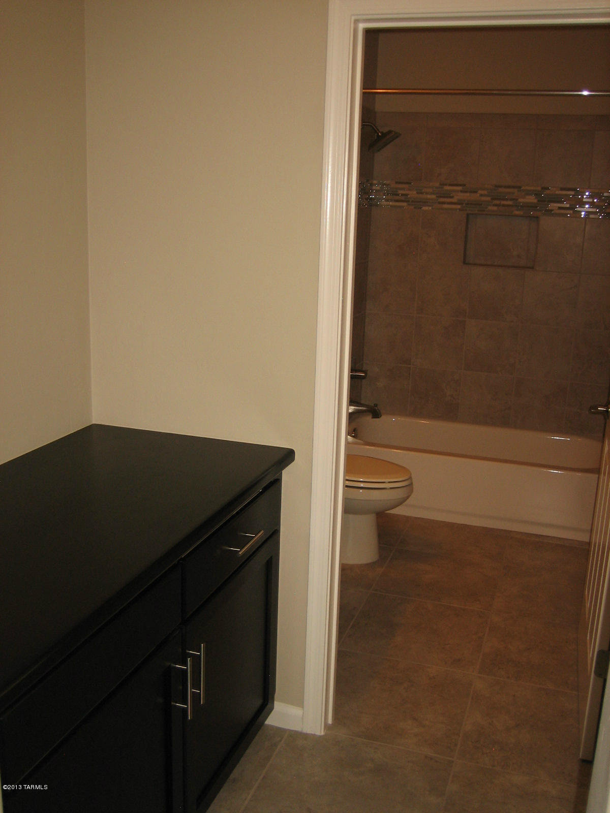 62600 East Border Rock Road Tucson, AZ 85739 - Photo 24 of 29 Valet area in hall