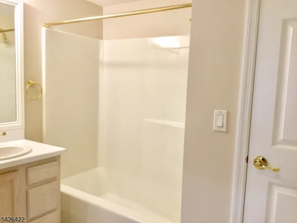 $3,000 | 2112 Clinton Lane, Unit 2112, Rockaway, NJ 07866