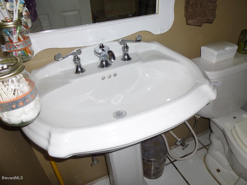 283 Lee Road Melbourne, FL 32904 - Photo 18 of 28 sink hall bath