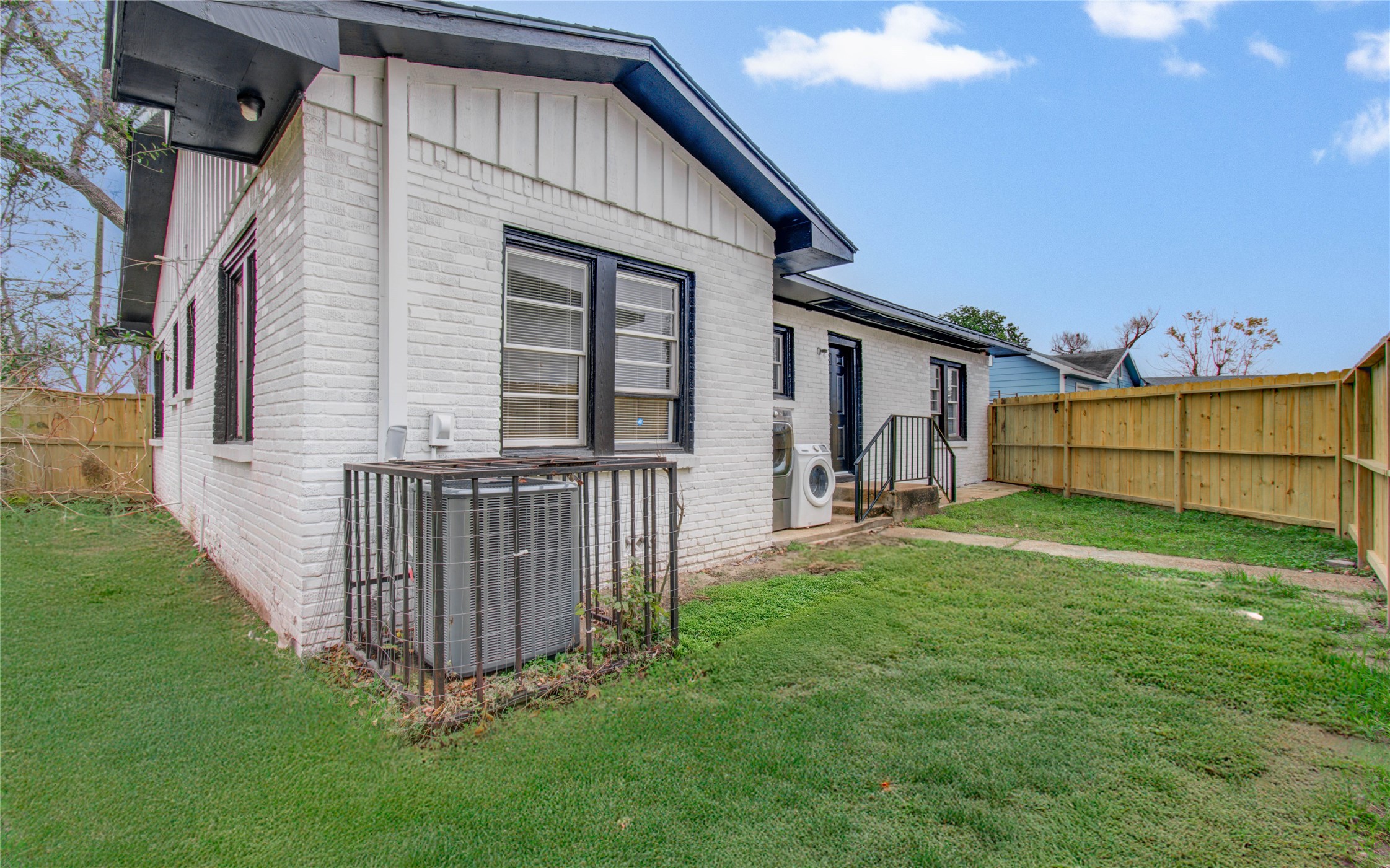 3824 Topping Street Houston, TX 77093 - Photo 29 of 31 a view of a backyard with a garden