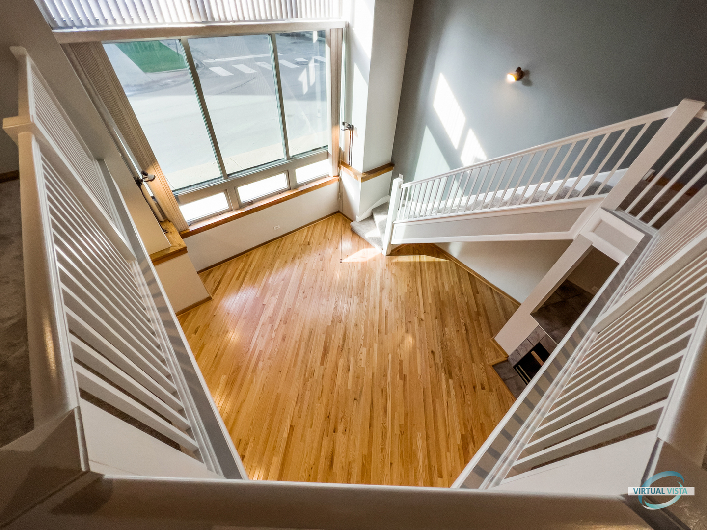 732 South Financial Place, Unit 104 Chicago, IL 60605 - Photo 29 of 30 a view of an entryway