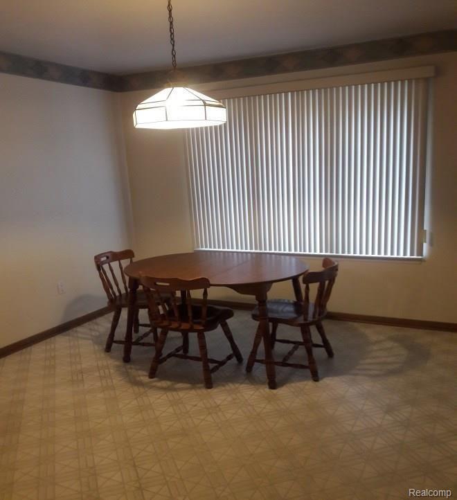 526 Tennyson Rochester Hills, MI 48307 - Photo 5 of 16