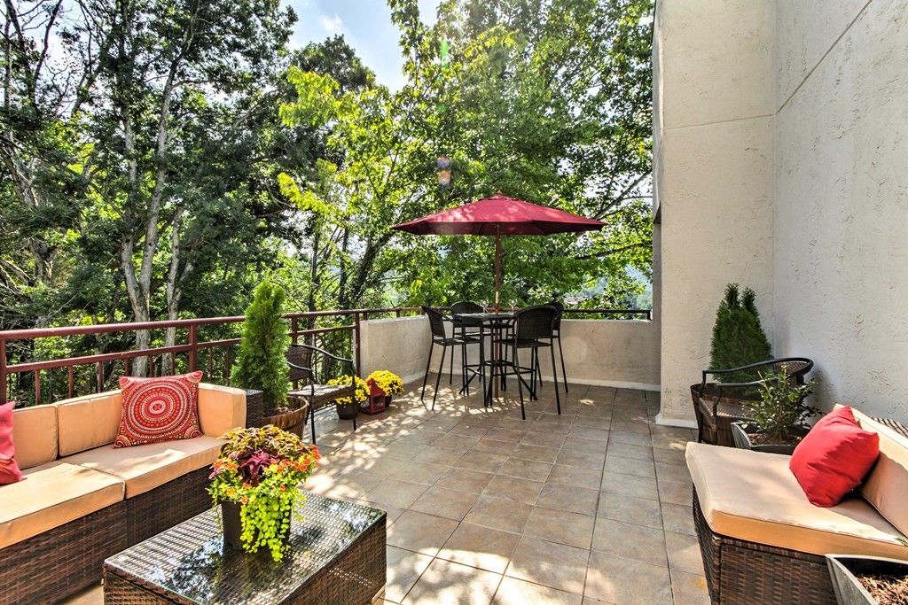 354 East Holly Ridge Road, Unit 606 Gatlinburg, TN 37738 - Photo 6 of 42 Gallery Image 6