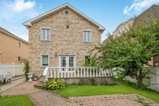 $1,999,000 | 76-27 175th Street | Hillcrest