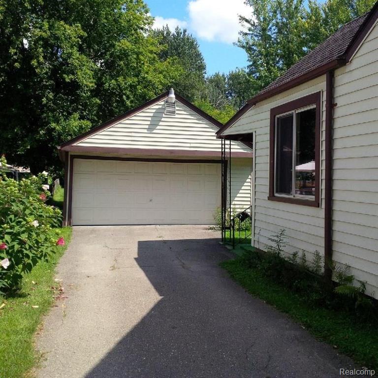 3269 Grant Road Rochester Hills, MI 48309 - Photo 2 of 11