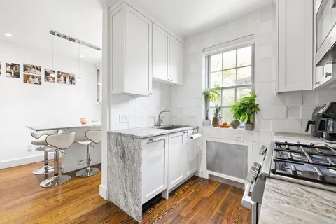 $995,000 | 1490 Beacon Street, Unit 4, Brookline, MA 02446
