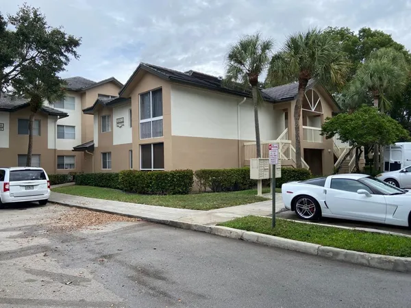 $2,000 | 9701 Westview Drive, Unit 1429, Coral Springs, FL 33076